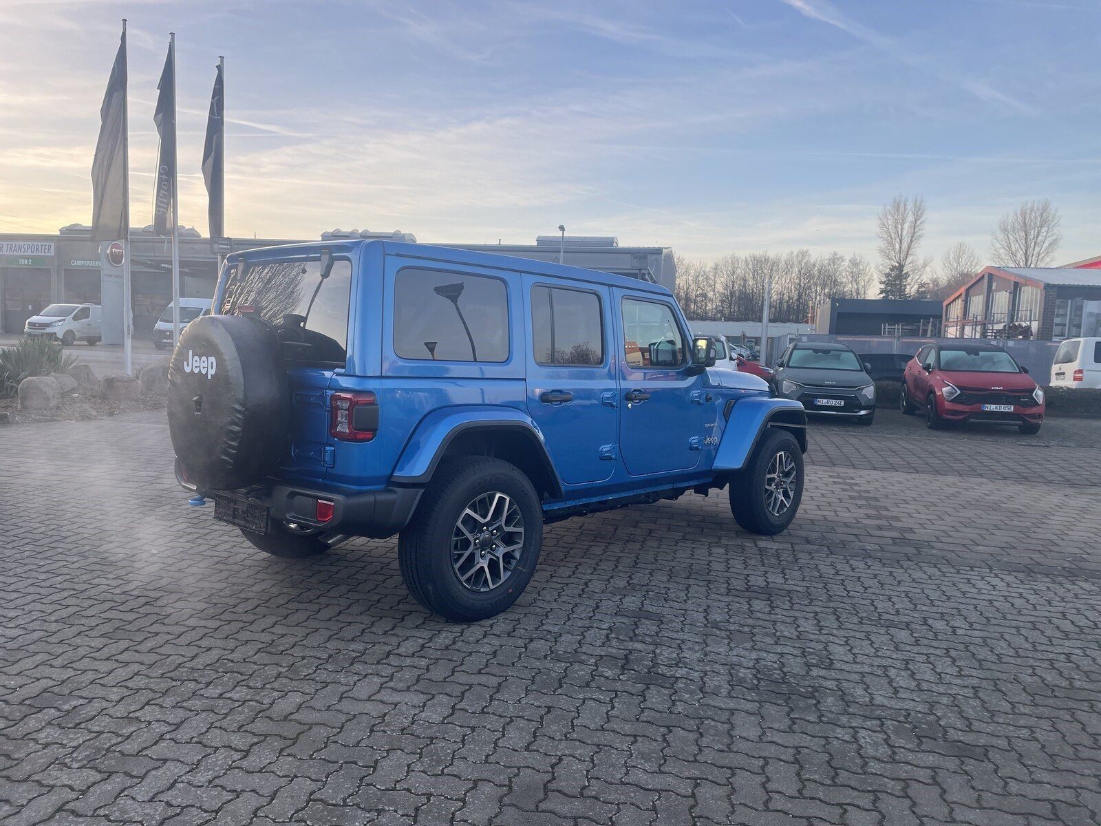 Fahrzeugabbildung Jeep Wrangler 2.0 4xe Unlimited Sahara Automatik SOFO