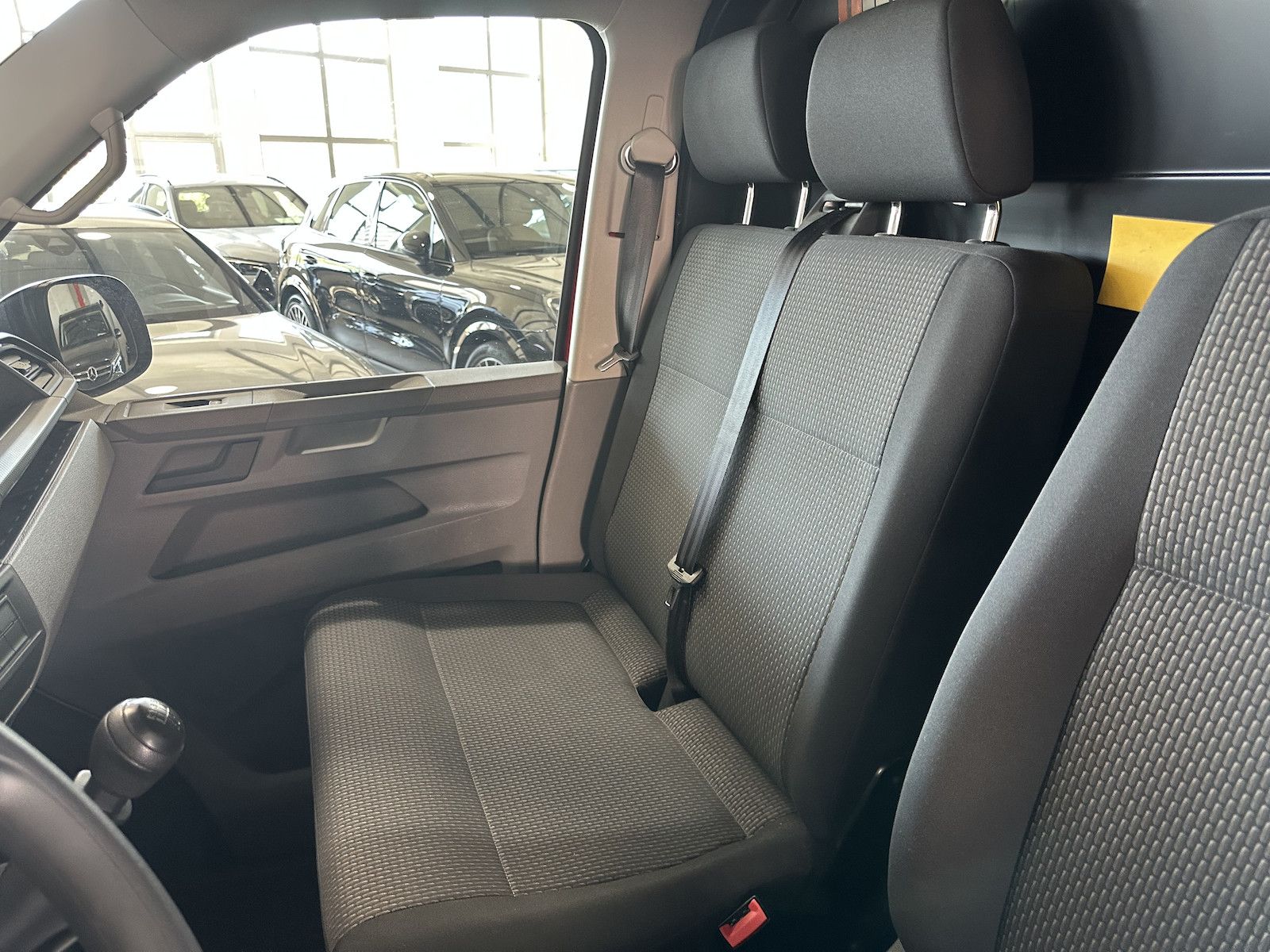 Fahrzeugabbildung Volkswagen T6.1 Transporter 2.0 TDI Kasten lang/Klima//Würt