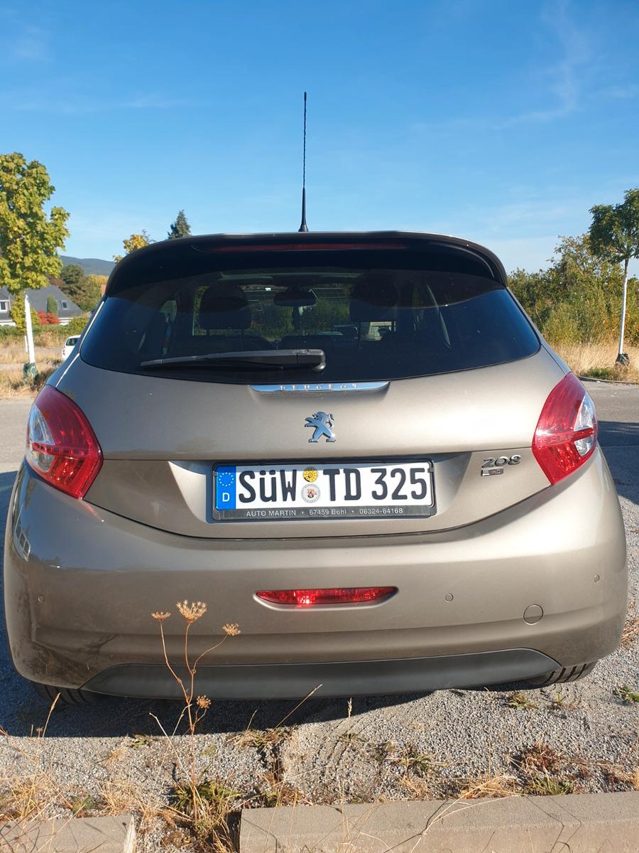 Peugeot 208 1.6 Allure BlueHDi 120 STOP & START Allure