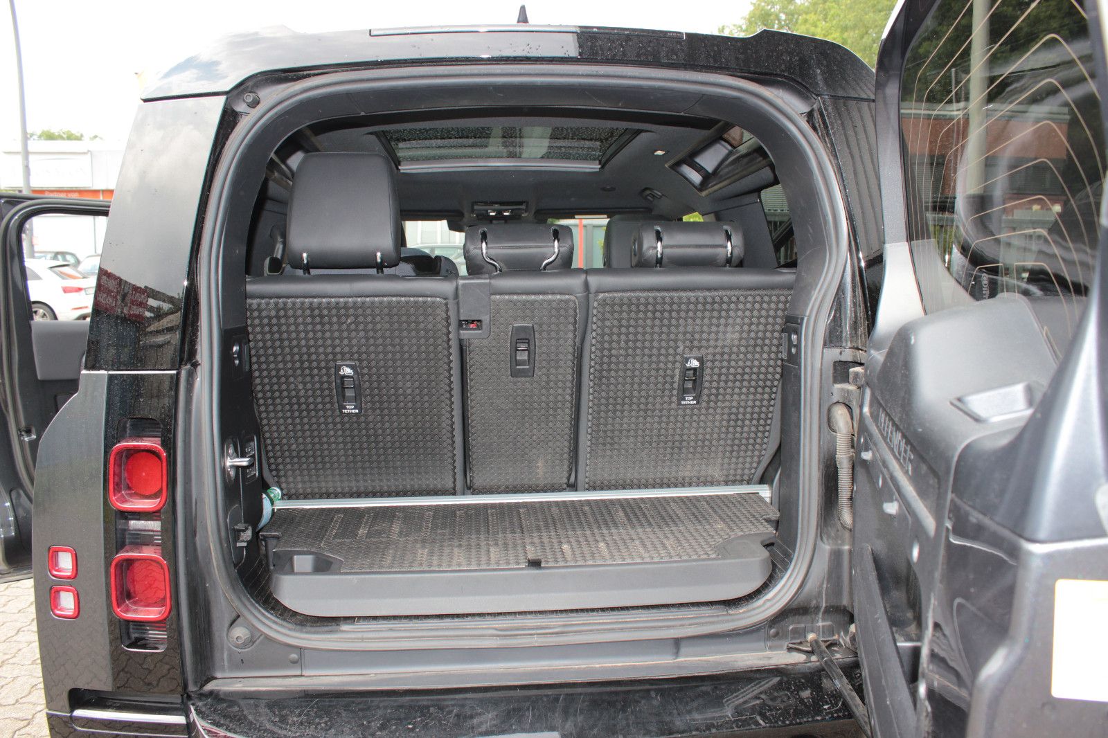 Fahrzeugabbildung Land Rover Defender 90 X-Dynamic SE*HUD*Pano*