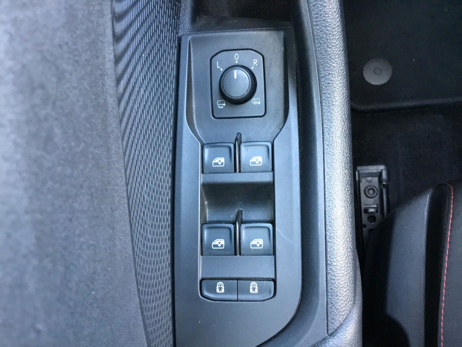 Fahrzeugabbildung SKODA Octavia Combi RS 2.0 TSI DSG+AHK+Head up+Matrix