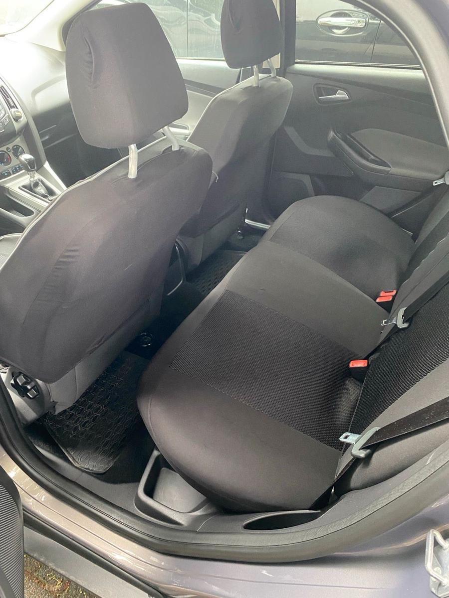 Ford Focus 2012 — photo 13