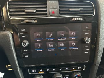 Volkswagen Golf VII Lim. *ACC*NAV*KLIMA*PDC*KAM*SZHZ*