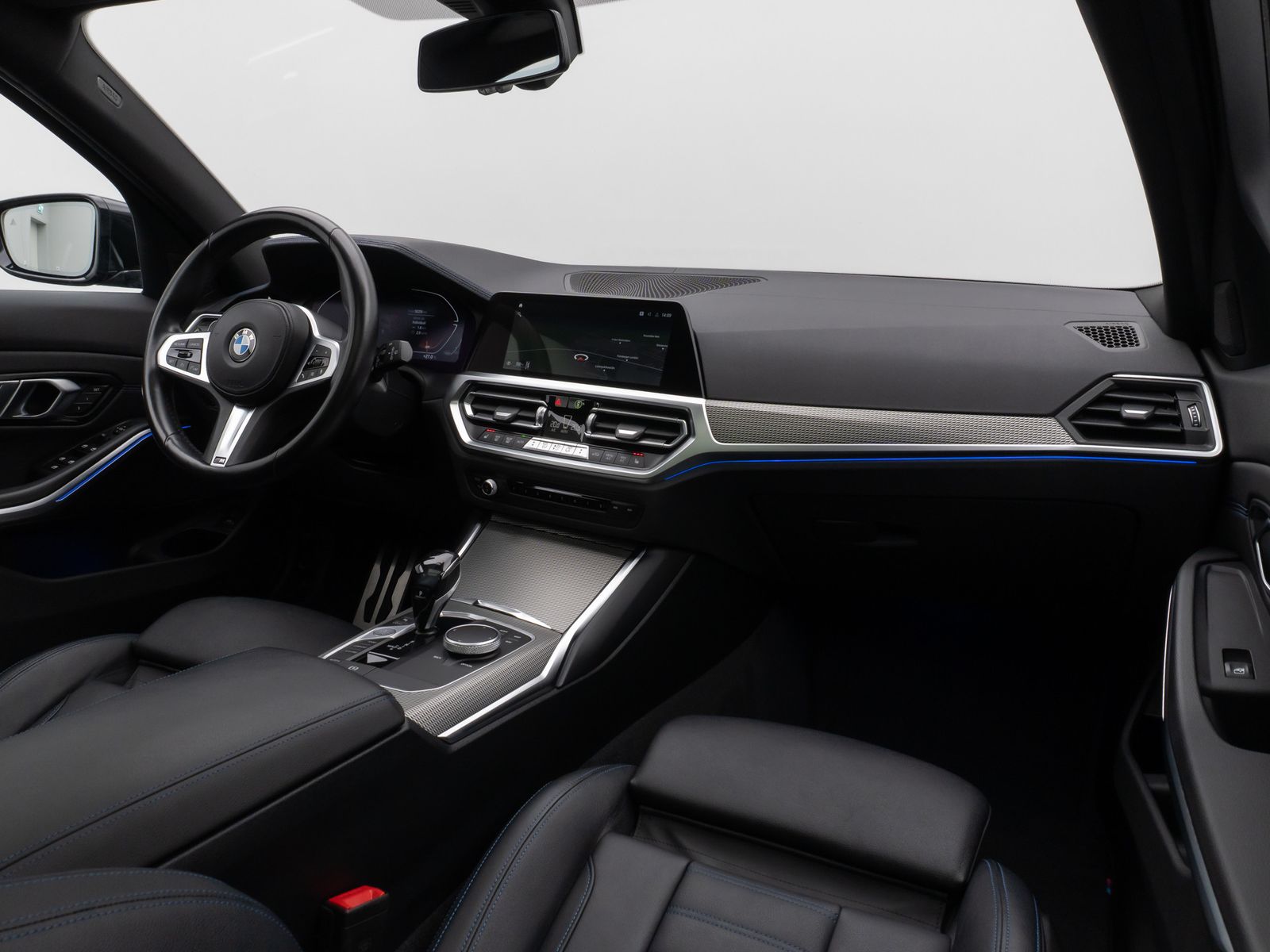 Fahrzeugabbildung BMW 330i M Sport Panorama Kamera Laser HUD DAB HiFi
