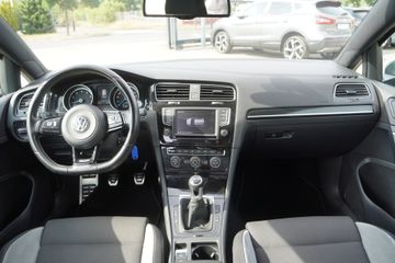 Volkswagen Golf - 11