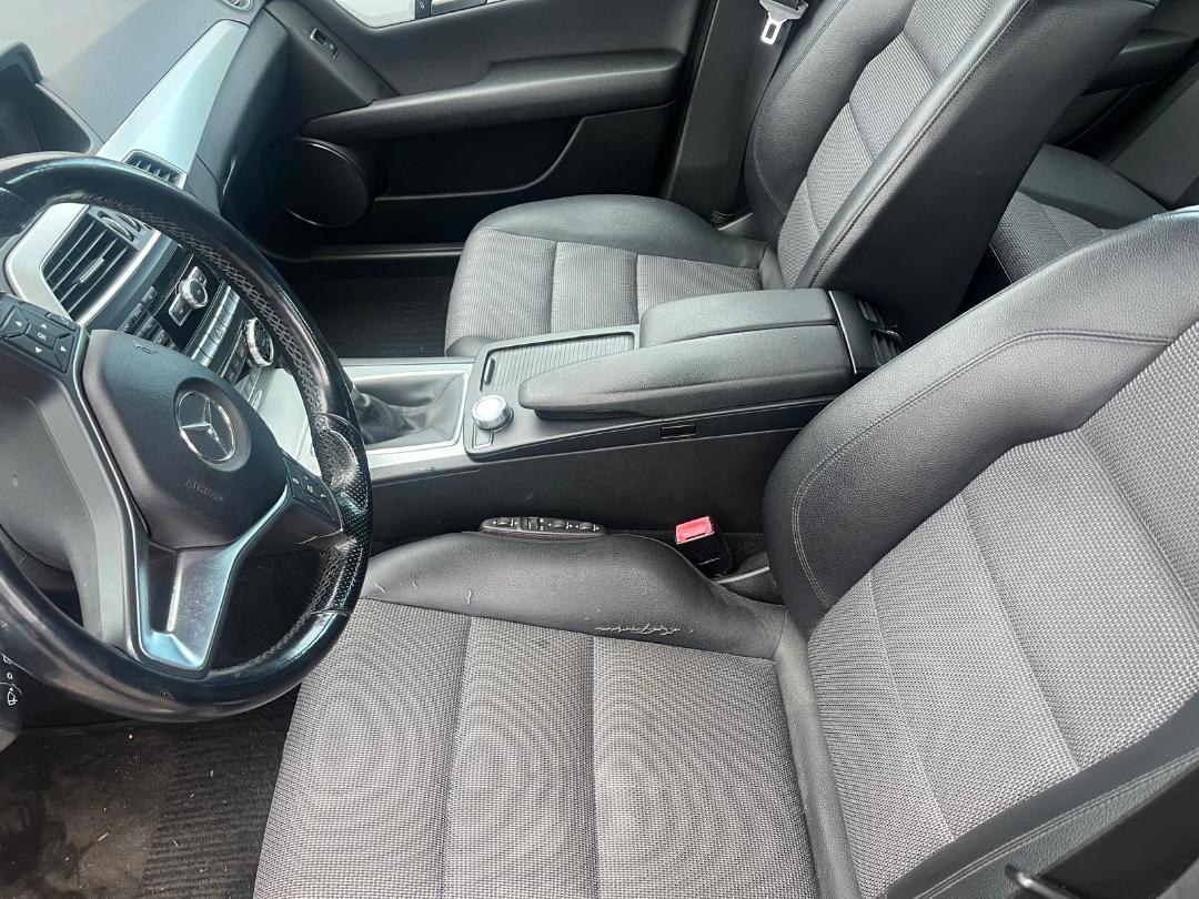 Mercedes-Benz C220 2011 — photo 11