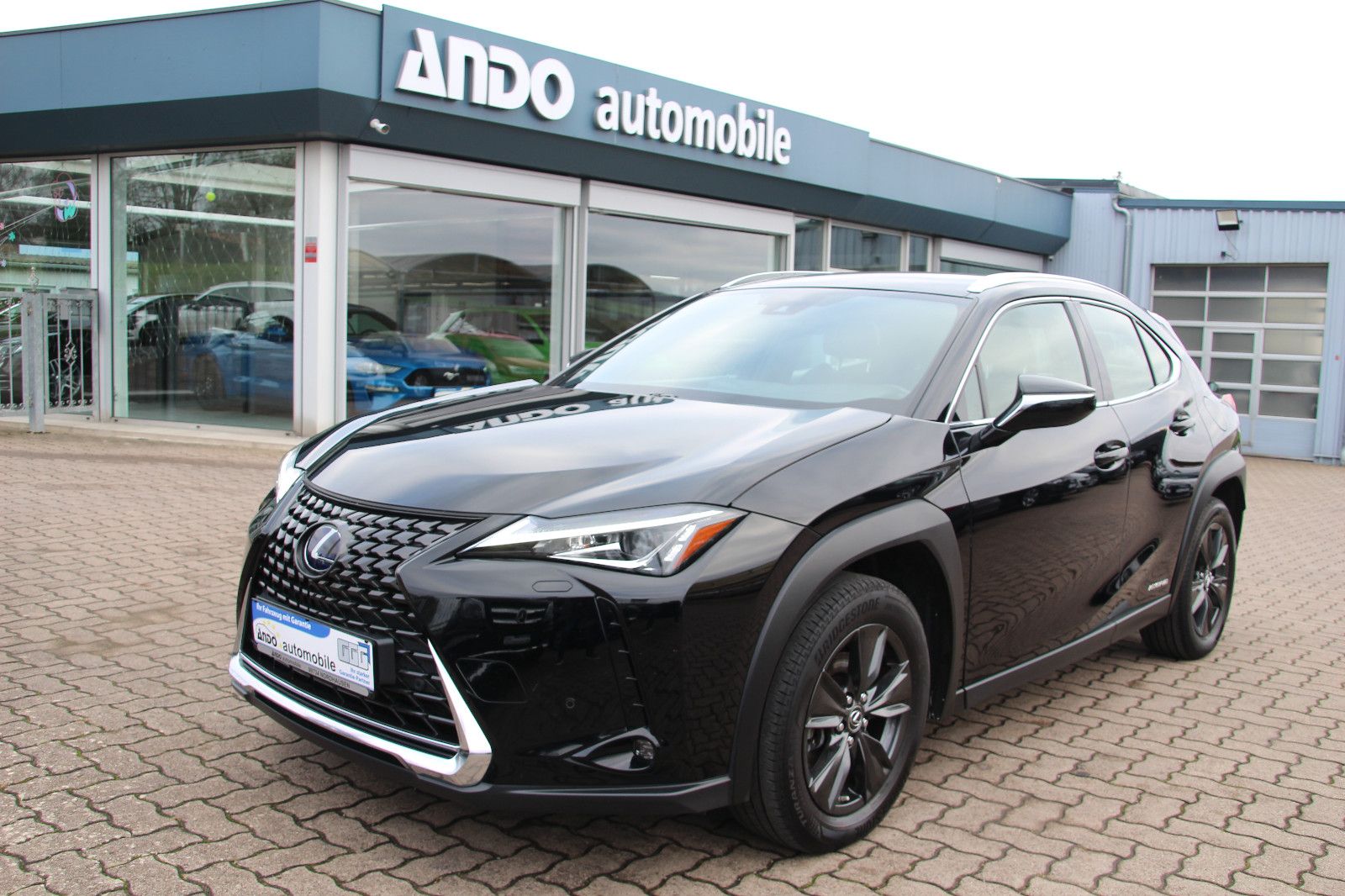 LEXUS UX