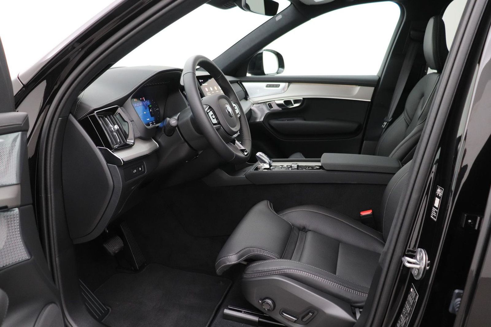 Volvo XC90 T8 Ultra Black Edition | Bowers&Wilkins | l imagem 3