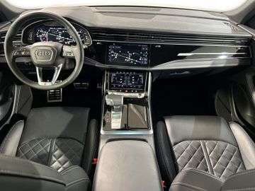 Audi Q8 - 12