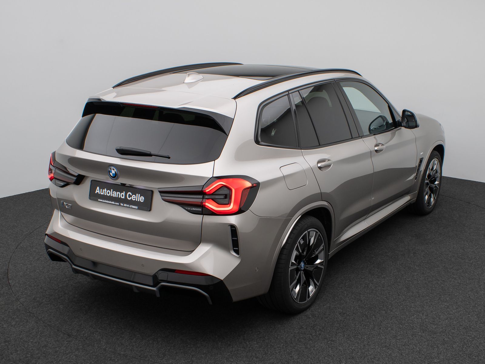 Fahrzeugabbildung BMW iX3 Impressive M Sport Panorama 360°HUD DAB H/K