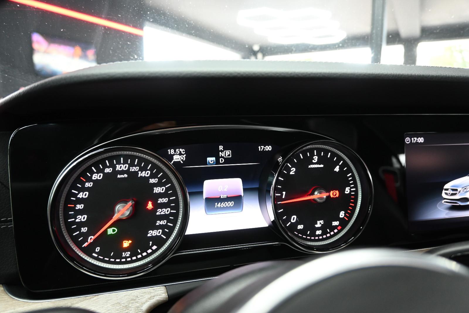 Mercedes-Benz E300 Coupe AMG/Pano/TW-Ass/Burmester/Kam/Distro