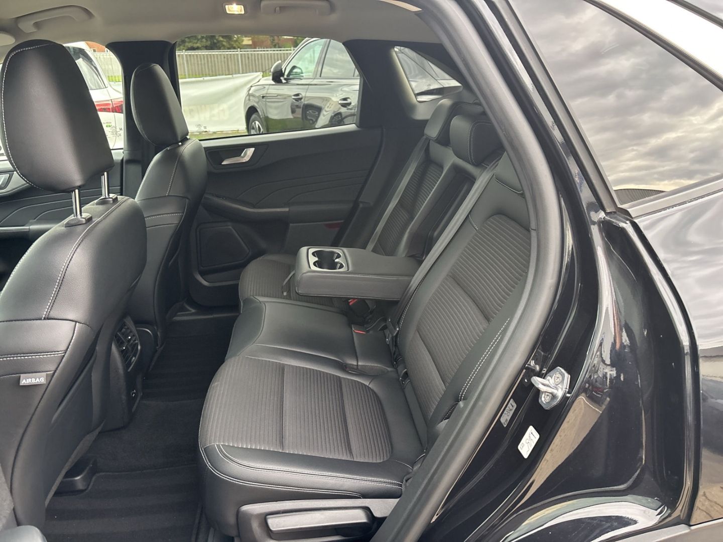 Fahrzeugabbildung Ford Kuga Hybrid Titanium X Navi Digitales Cockpit So