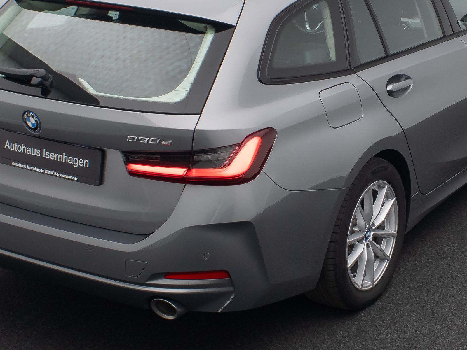 Fahrzeugabbildung BMW 330e AHK DAB Cockpit+ FernlichtAss Sport