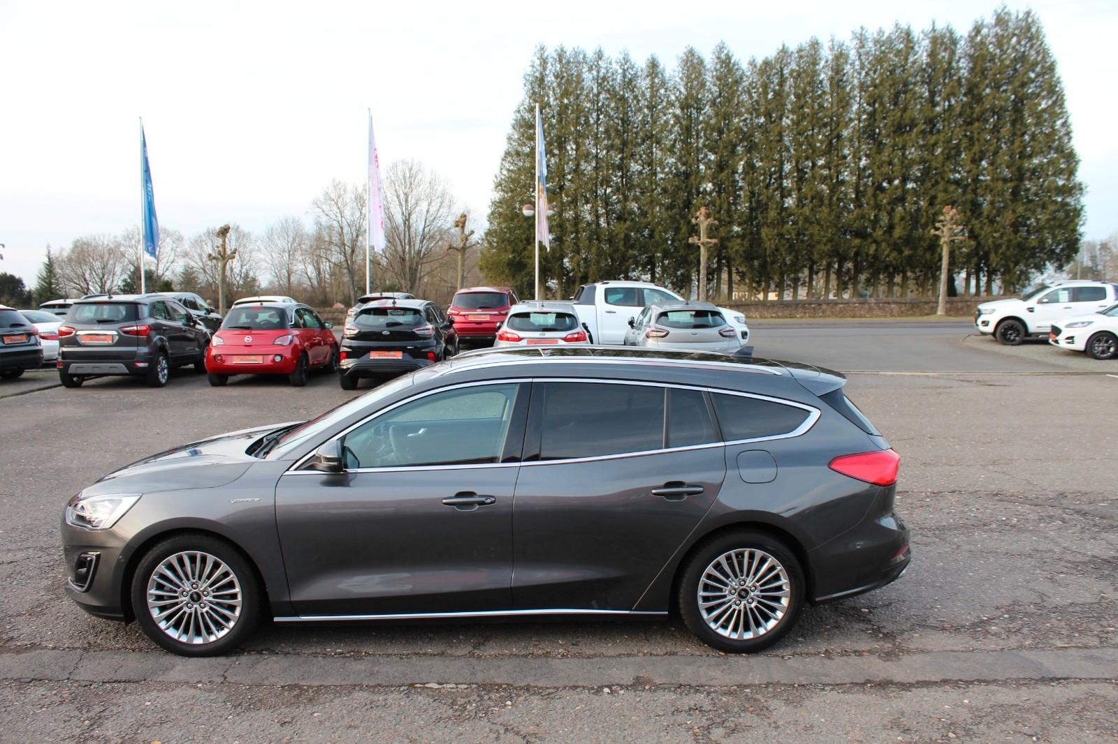 Ford Focus 2.0 Ecobl. Turnier Vignale+Panorama+Winter