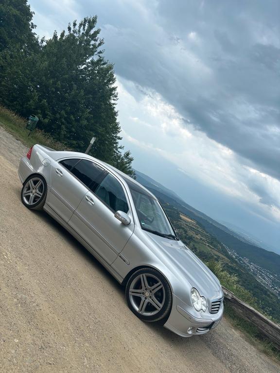 Mercedes-Benz C 220