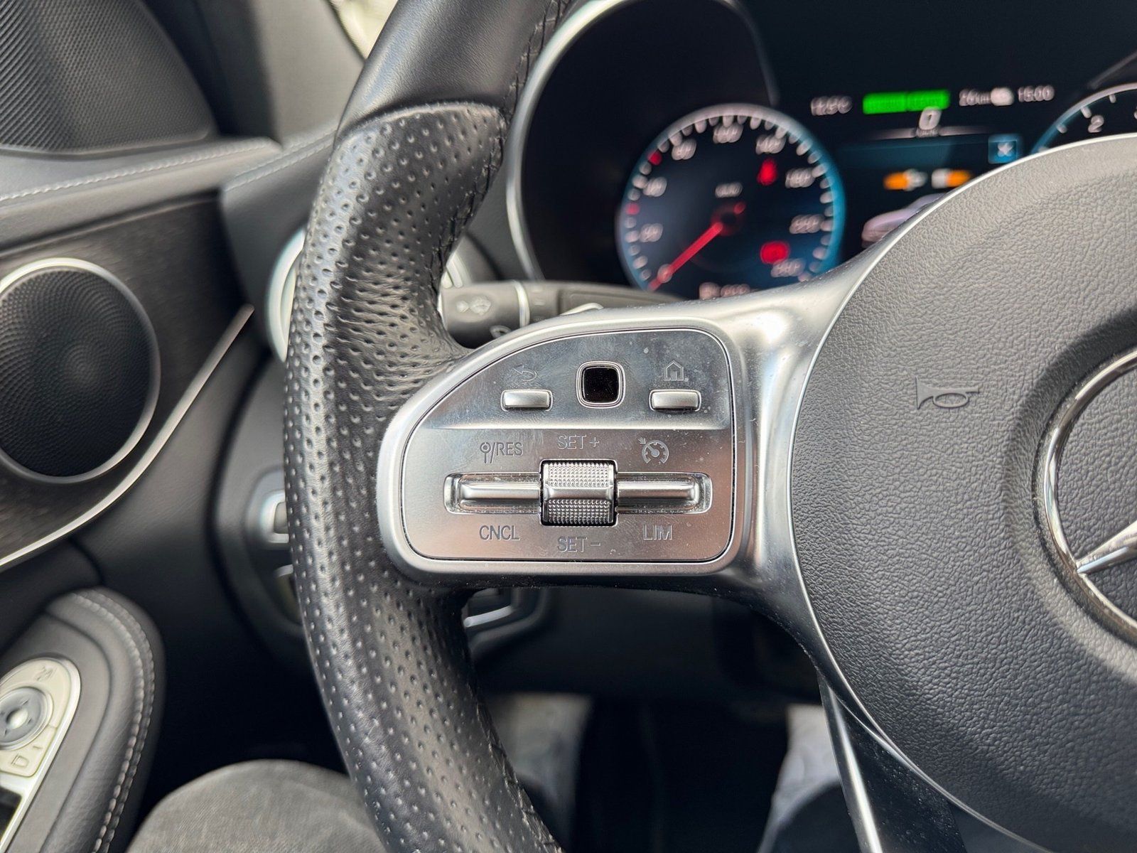 Fahrzeugabbildung Mercedes-Benz C 300 de AMG-Line*Kamera*LED*Comand*Volldigital*