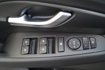 Hyundai i30 1.5 DPI NAVI-LED-KAMERA-SHZG-PDC-