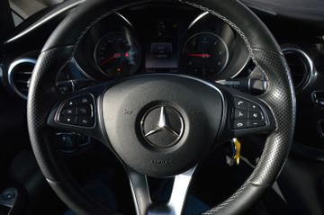 Mercedes V 220 - 8