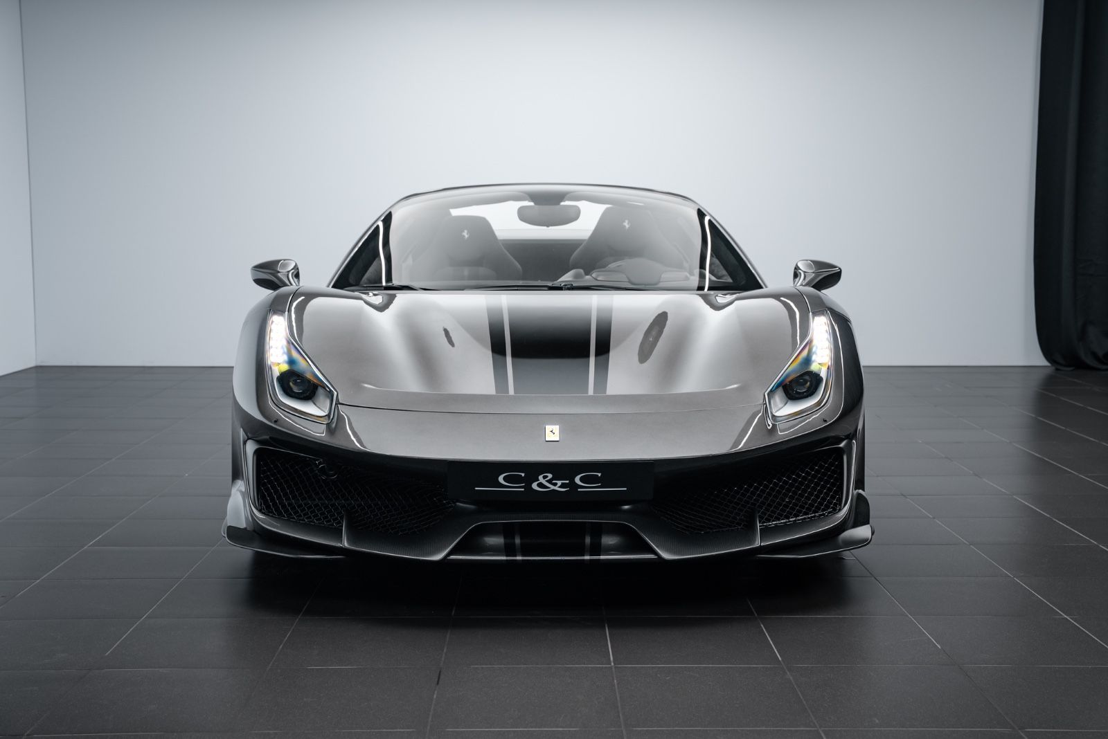 Fahrzeugabbildung Ferrari 488 Pista Spider CARBON/LIFT/1. HAND/STOCK/TOP