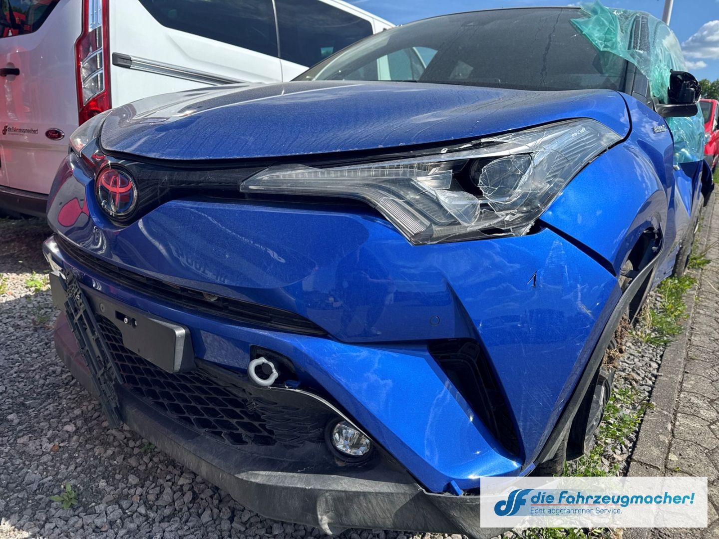 Fahrzeugabbildung Toyota C-HR Hybrid Style Selection 1.8 EU6d-T *TOTALSCH