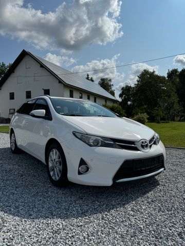 Toyota Auris Touring Sports Life+ 2,0D, Navi, Sitzhzg