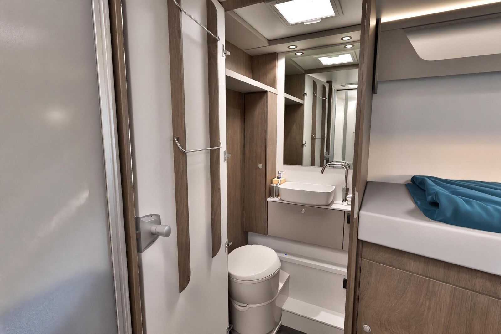 Fahrzeugabbildung Carado T 447 SIE SPAREN ÜBER 7.536