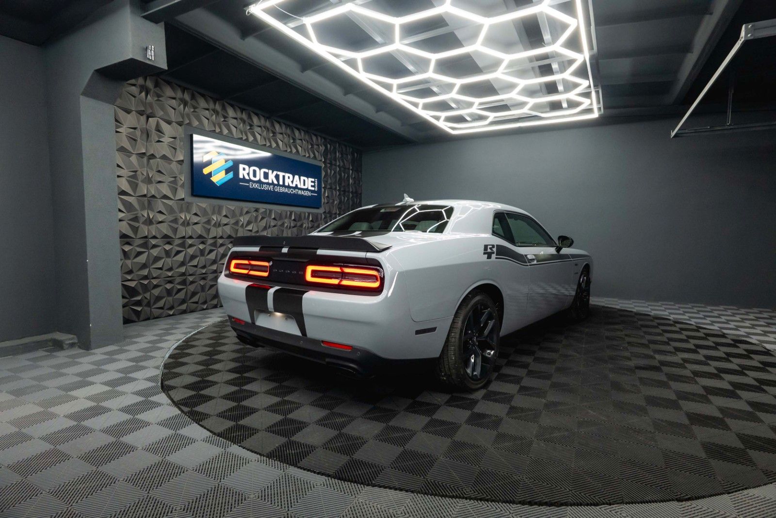 Fahrzeugabbildung Dodge Challenger 5.7 V8 R/T SRT Performance 6-Gang 19%