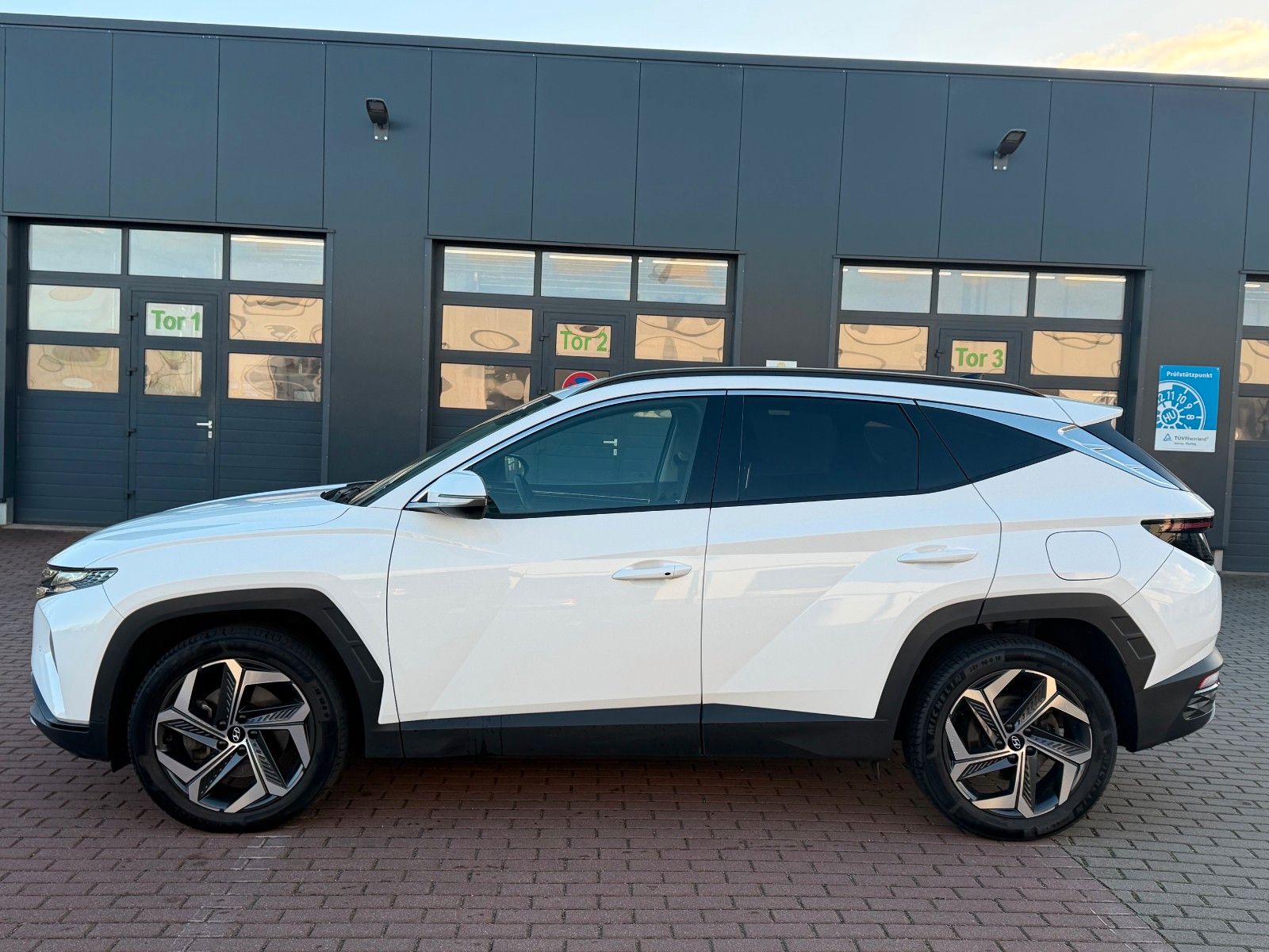 Fahrzeugabbildung Hyundai TUCSON 1.6 T-GDI PHEV 4WD*Navi*ACC*RFK*MIETKAUF