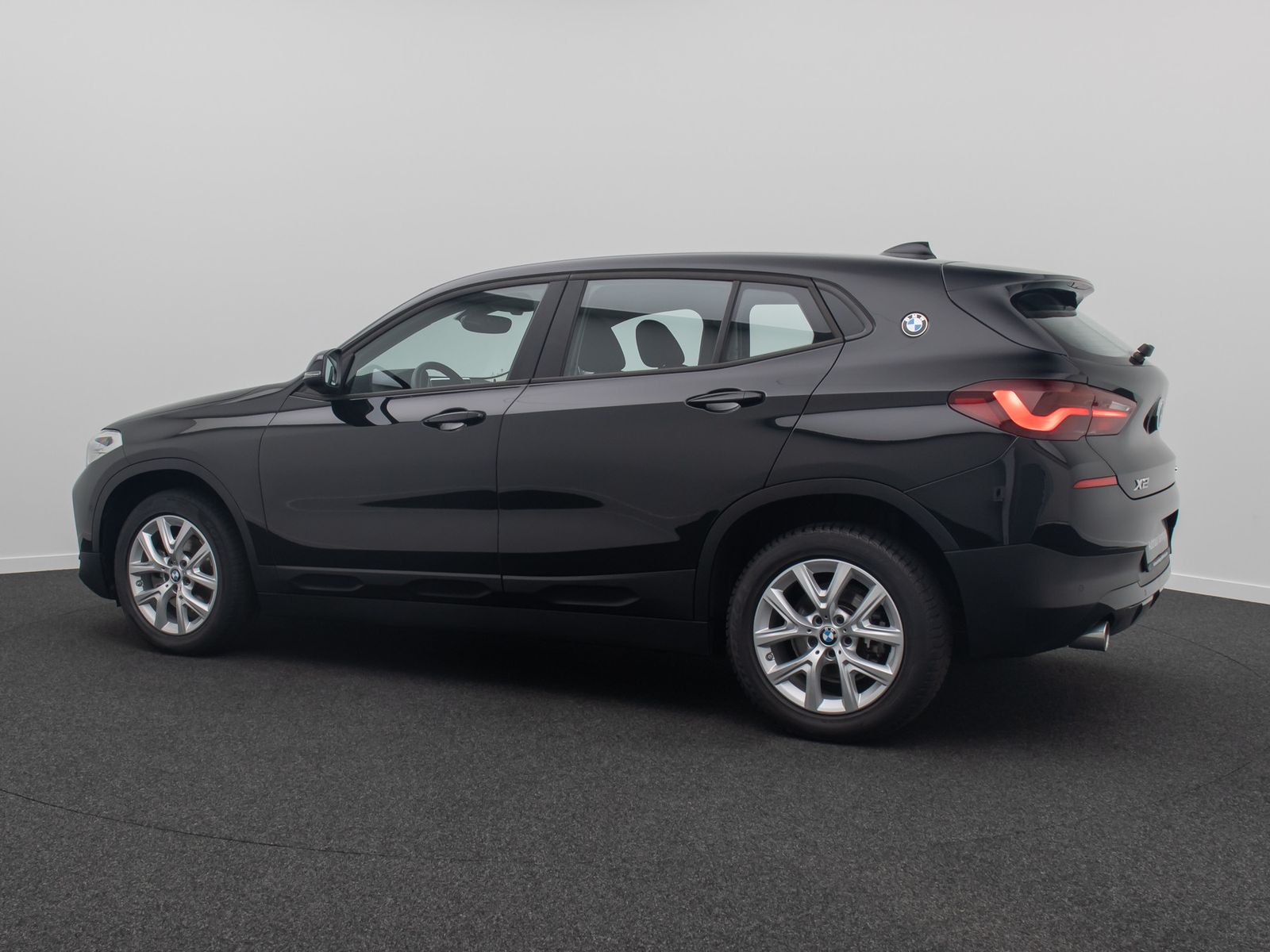 Fahrzeugabbildung BMW X2 sD18i GeschwindigReg ParkAss DAB Navi Lordos
