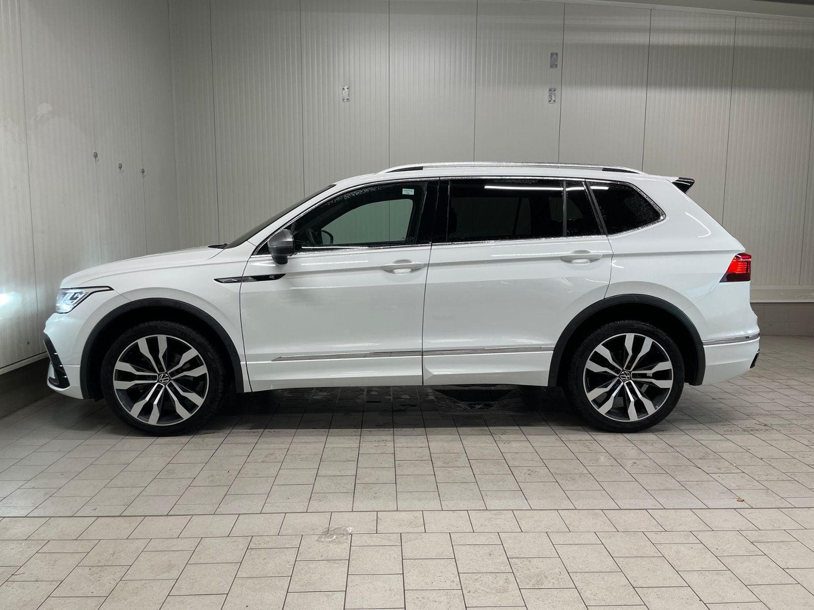 Volkswagen Tiguan Allspace R-Line 4Motion 2.0 TDI DSG 7-SIT foto 3