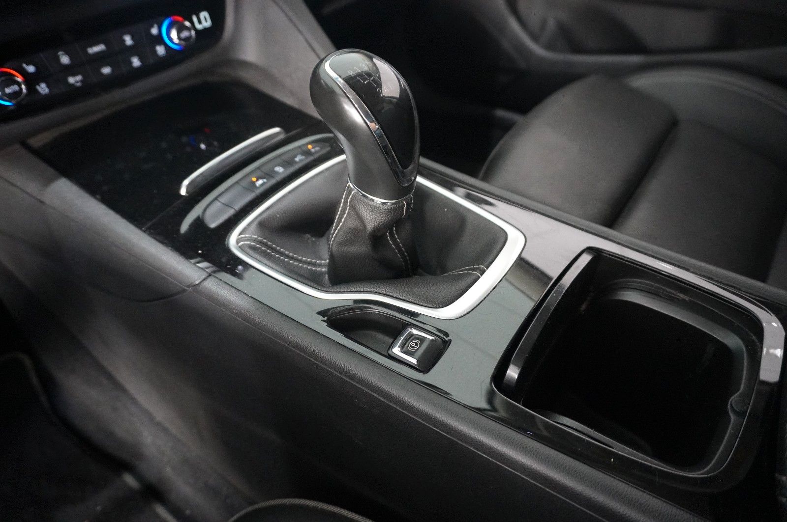 Fahrzeugabbildung Opel Insignia B ST 2.0D INNOV. 4X4 NAVI/LED/360°/HUD