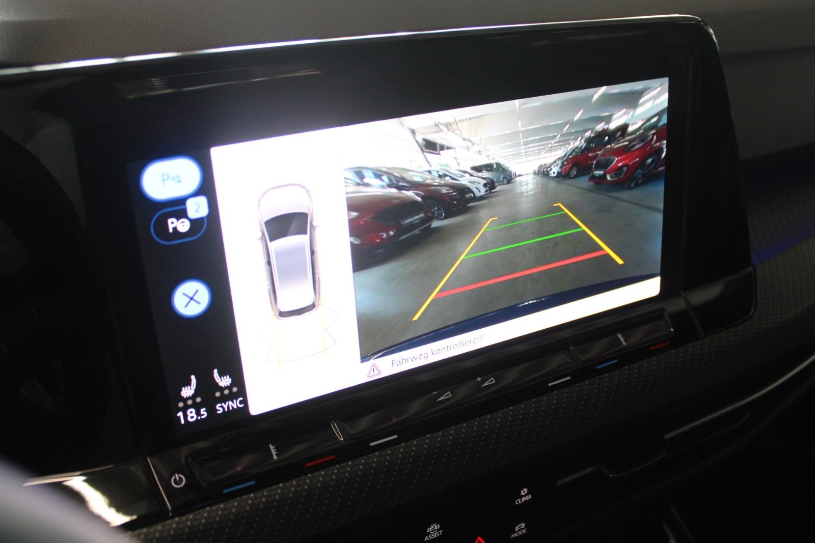 Fahrzeugabbildung Volkswagen Golf R DSG 4MOTION IQ Light Pano Performance Pak