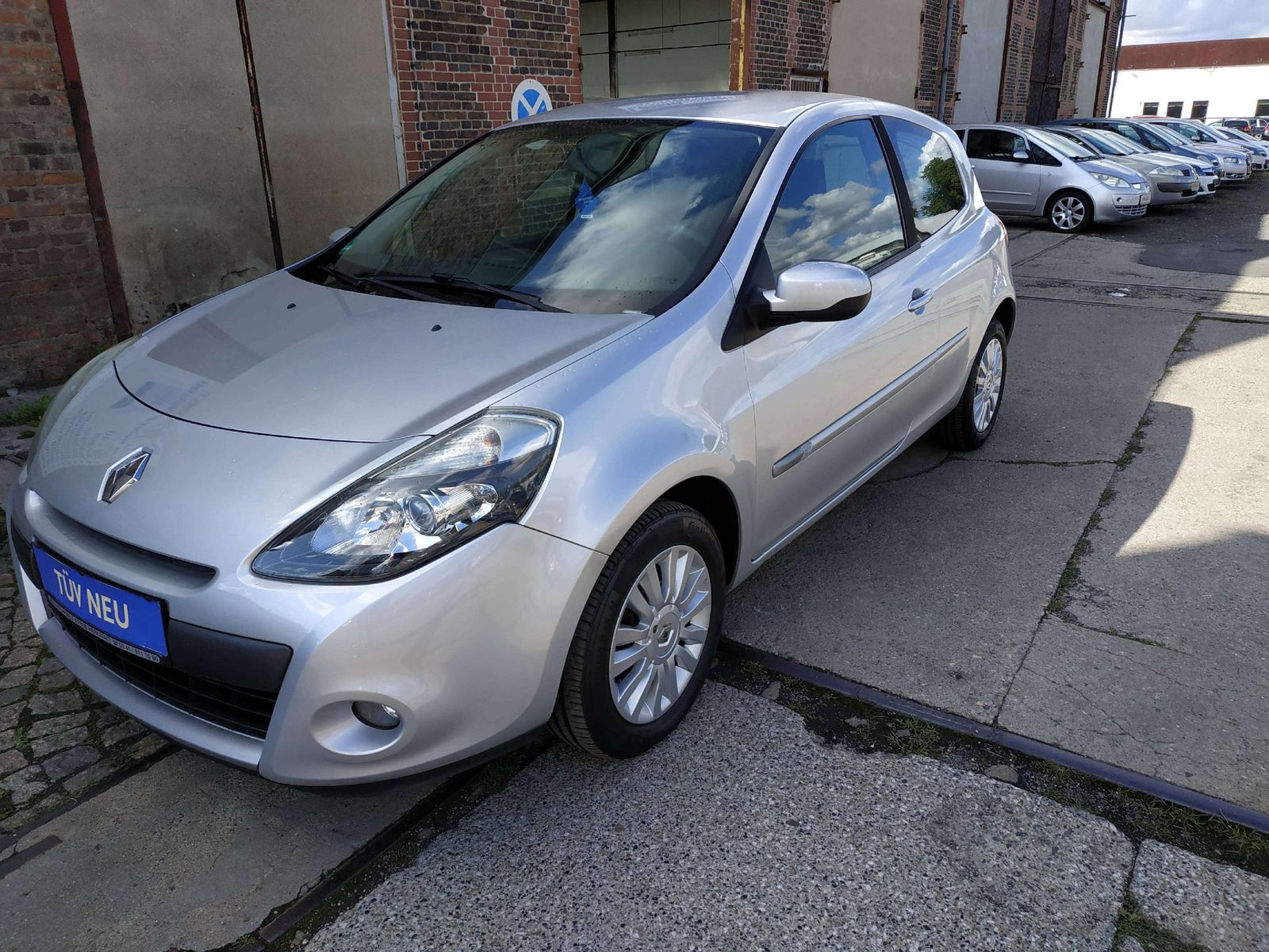 Clio 1.2 Automatik/ TÜV NEU/ 1.Hand/ Alufelgen/  – Bild 6