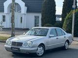 Mercedes-Benz E 230*TÜV NEU*SERVICE NEU* - Mercedes-Benz E 220 aus 1997