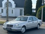 Mercedes-Benz E 230*TÜV NEU*SERVICE NEU* - Mercedes-Benz E-Class aus 1997