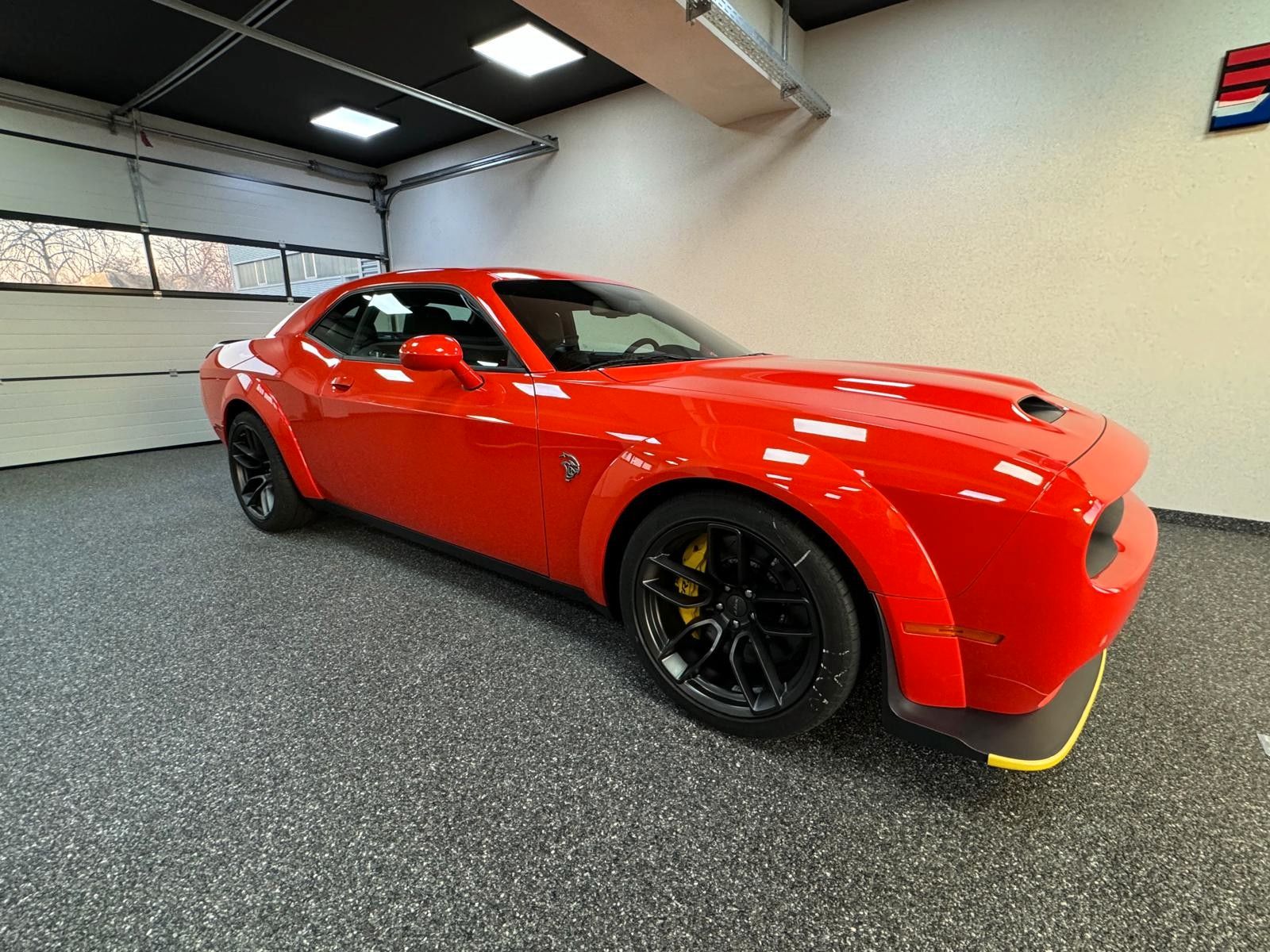 Fahrzeugabbildung Dodge SRT HELLCAT JAILBREAK -LAST CALL-YELLOW CALIPERS