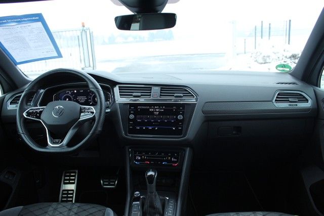 Tiguan R-Line eHybrid Black-Style AHK Kamera