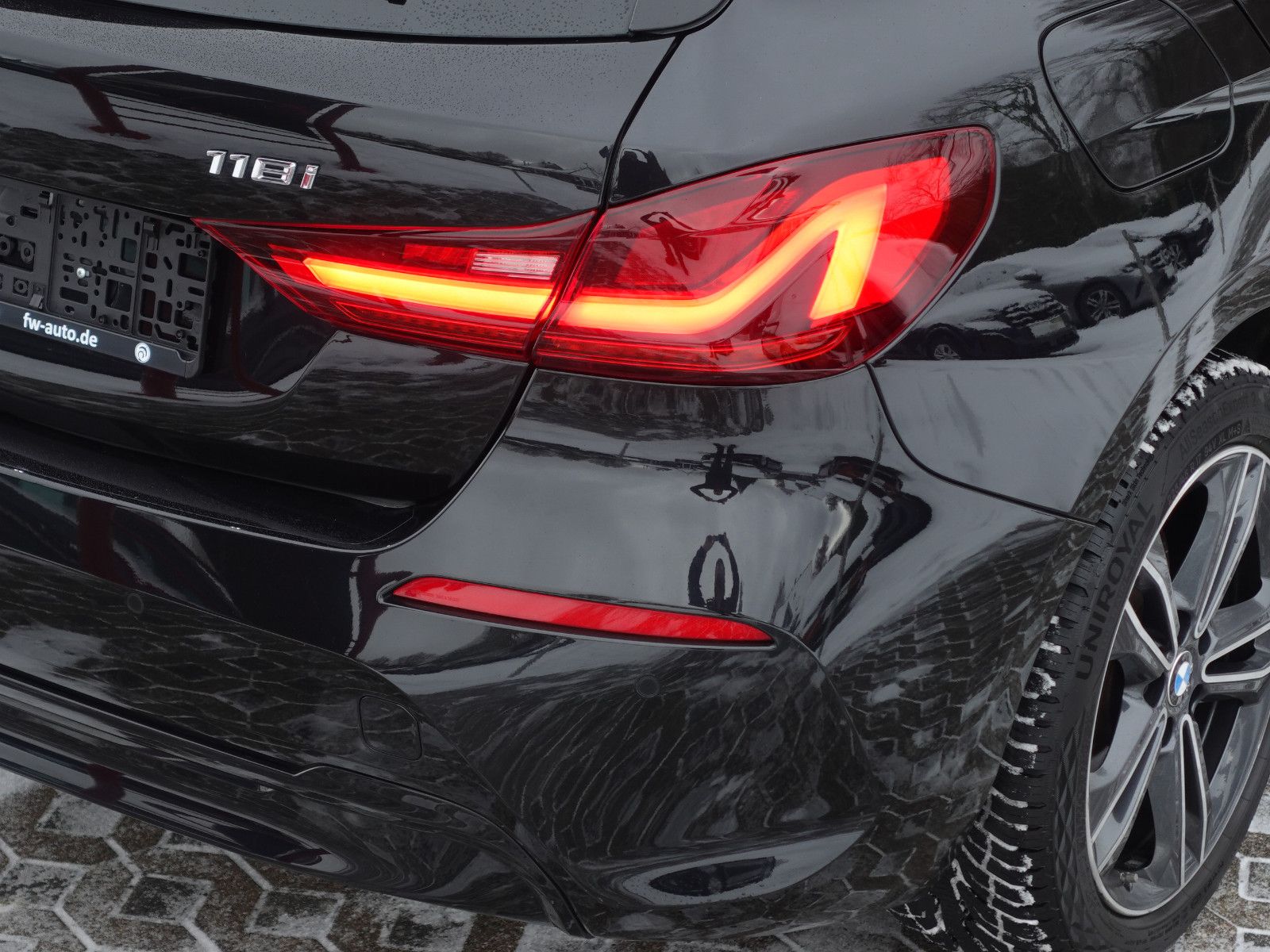 Fahrzeugabbildung BMW 118i Sport Line Navi CarPlay LED-Pkt.