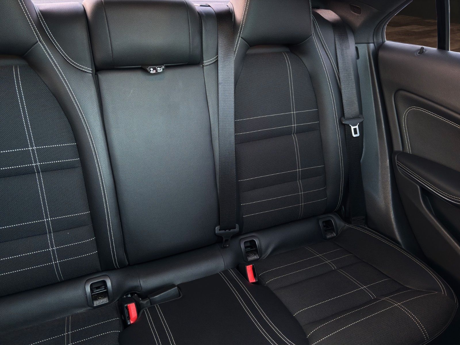 Fahrzeugabbildung Mercedes-Benz CLA 180 *Pano*Automatik*Bi-Xen*Navi*Sitzheizung