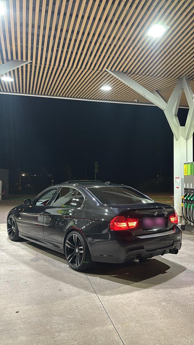BMW 330