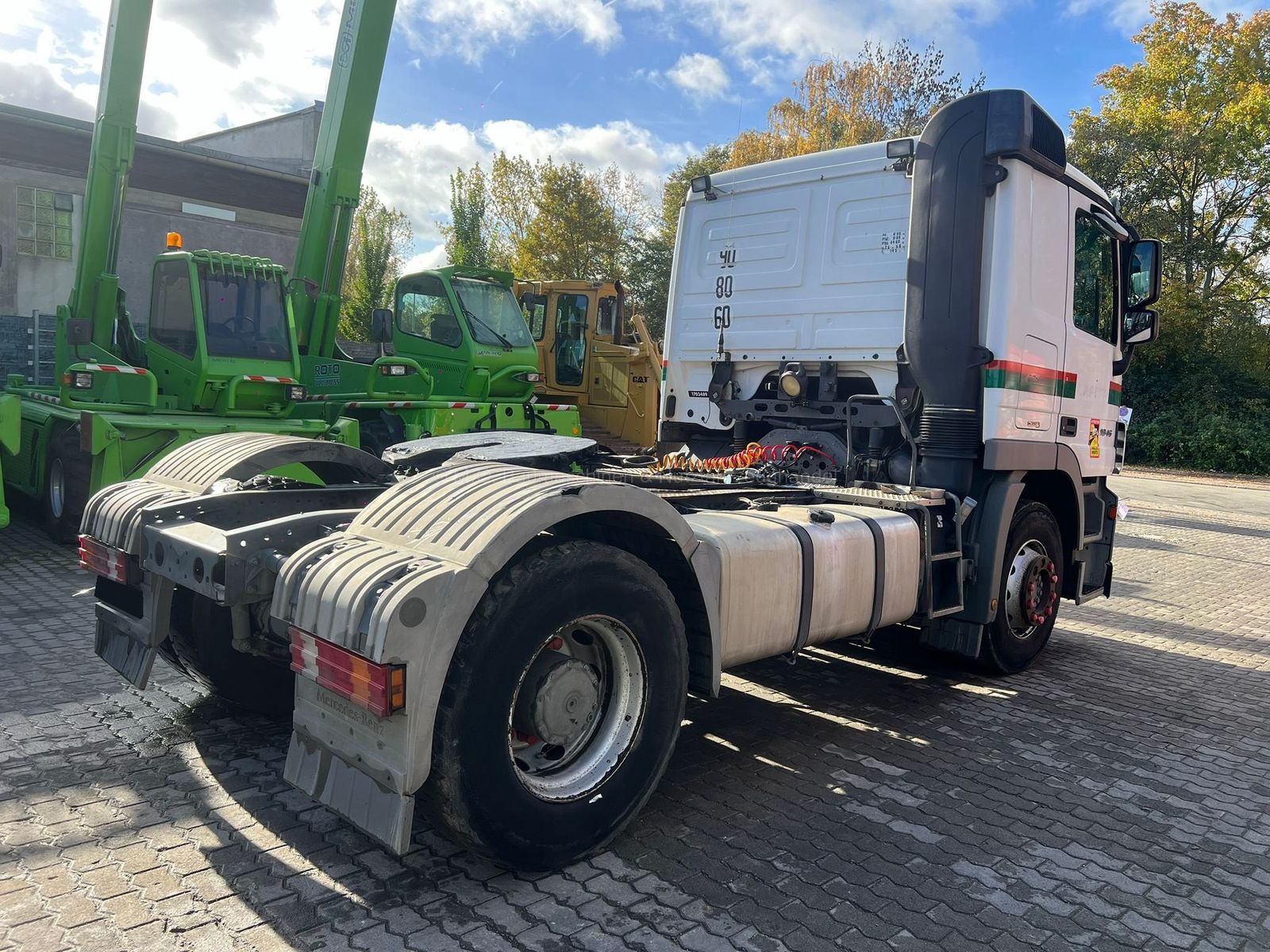 Fahrzeugabbildung Mercedes-Benz Mercedes Benz Actros 1844