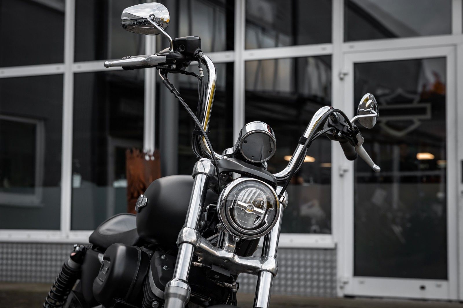 Fahrzeugabbildung Harley-Davidson Sportster XL1200CB Custom Limited - JEKILL&HYDE