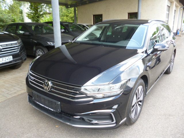 Volkswagen Passat Variant GTE Kamera LED Winterräder NAVI