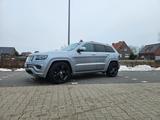 Jeep Grand Cherokee Overland 3.0 V6 M.-Jet 184kW ... - Jeep Grand Cherokee mit Diesel-Antrieb: Geländewagen