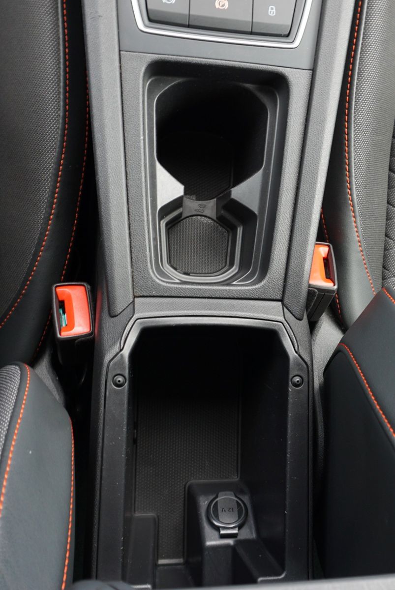 Fahrzeugabbildung SEAT Leon FR, SEAT Garantie, Navi, Sportfahrwerk, LED