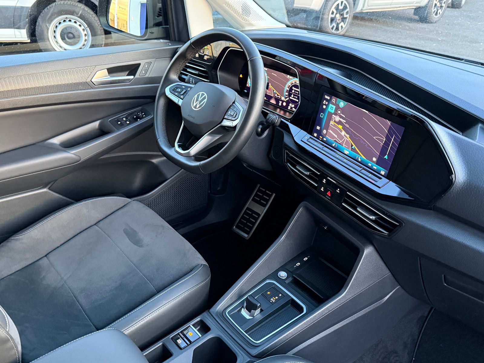 Fahrzeugabbildung Volkswagen Caddy Style TSI DSG ACC AHK Navi LED Kamera SHZ