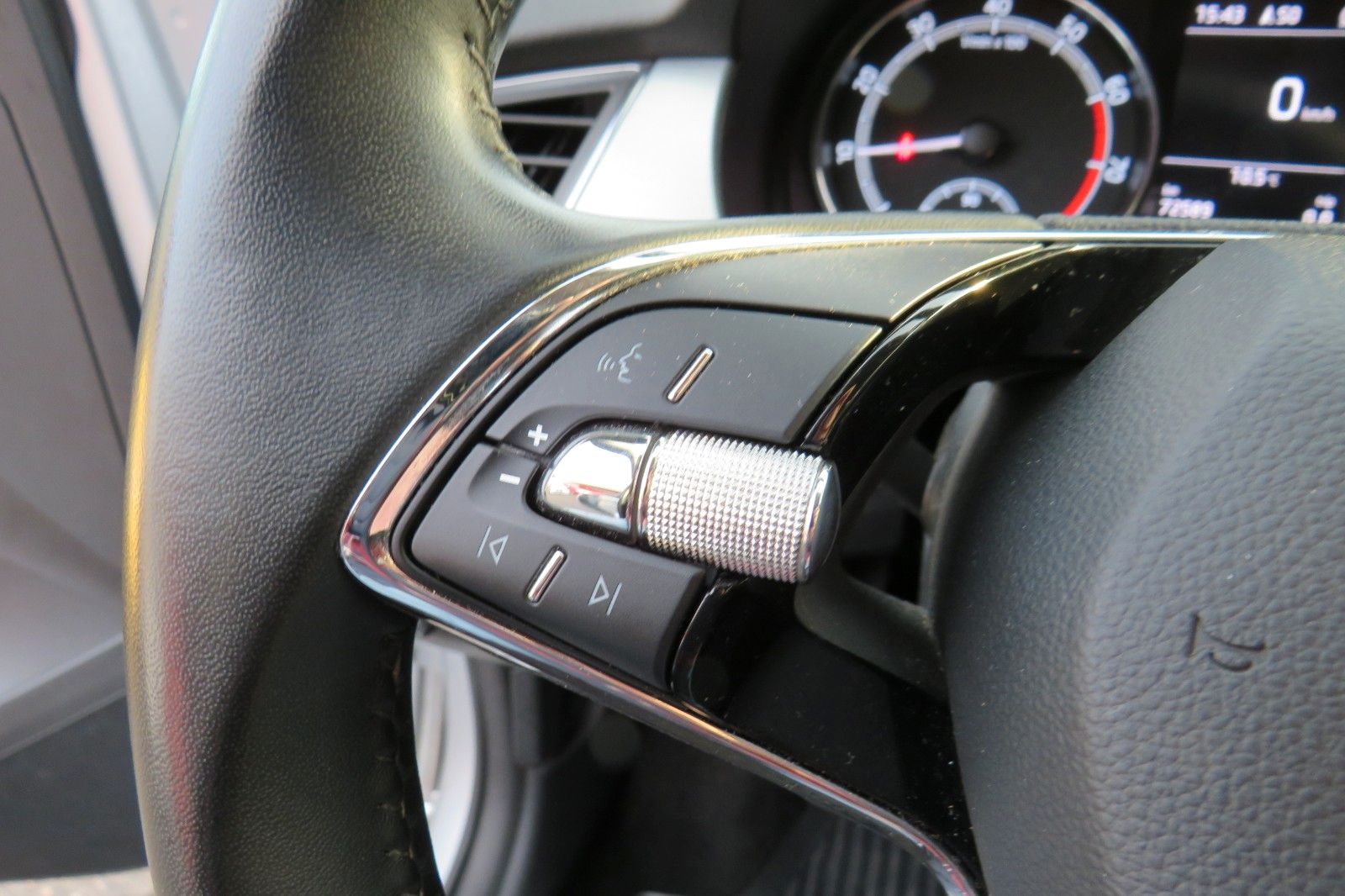 Fahrzeugabbildung SKODA Fabia Combi Ambition KLIMA SITZH. GRA PDC APP-C.