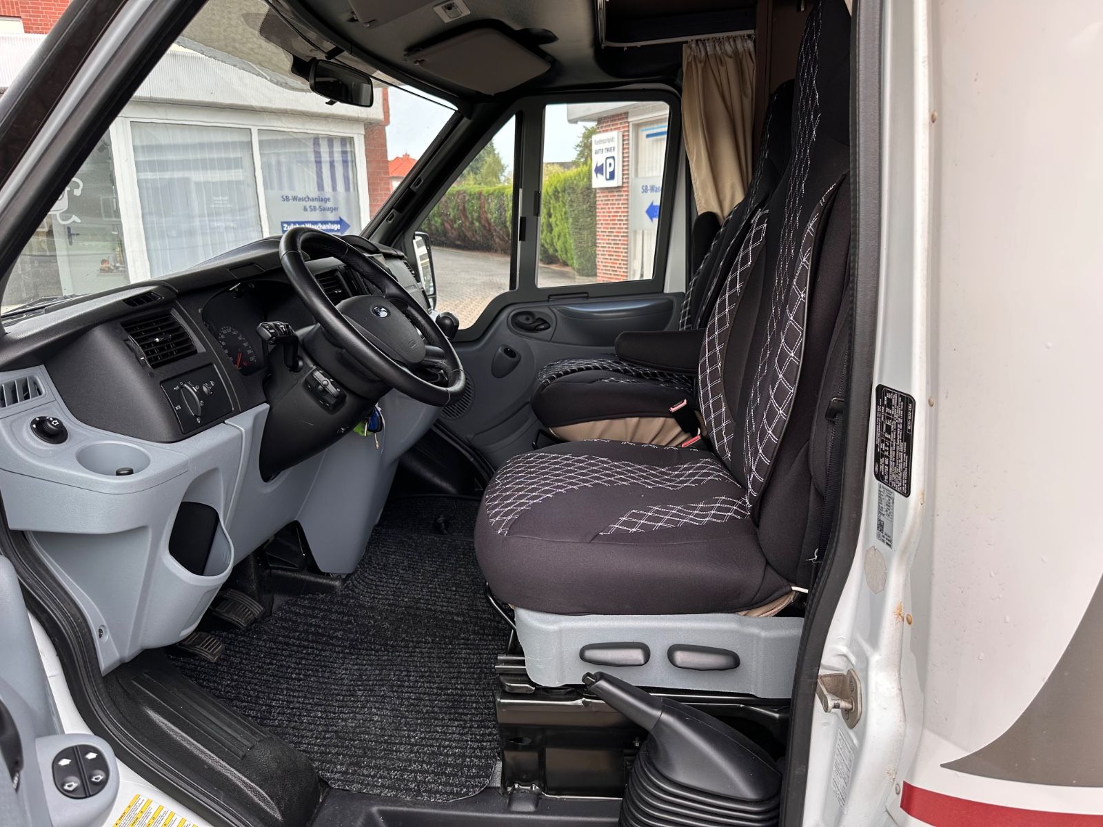 Fahrzeugabbildung Challenger Birthday 31 M14 140CH Transit WC/AHK