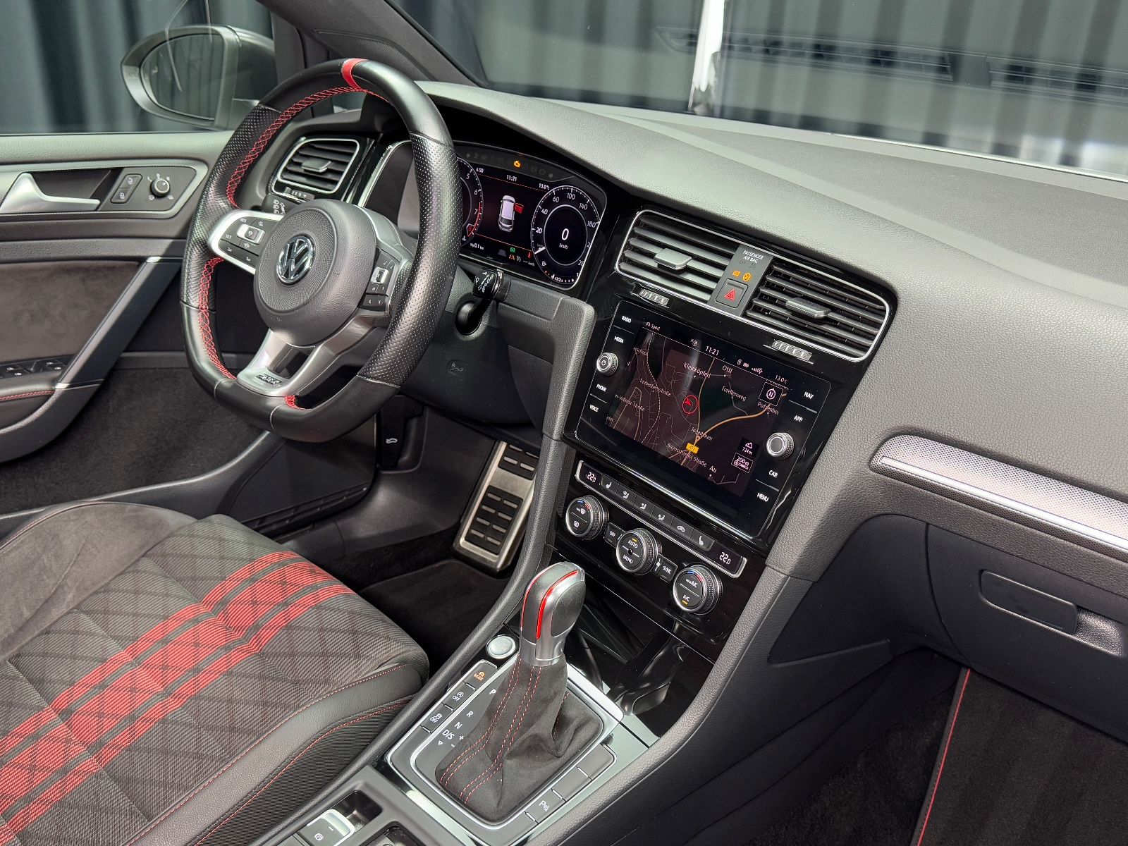 Fahrzeugabbildung Volkswagen Golf VII Lim. GTI TCR|DSG|NAVI|KAMERA|ACC|