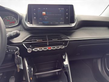 Peugeot 2008 1.2 PureTech 100 Active Pack Kam.+LED+SHZ